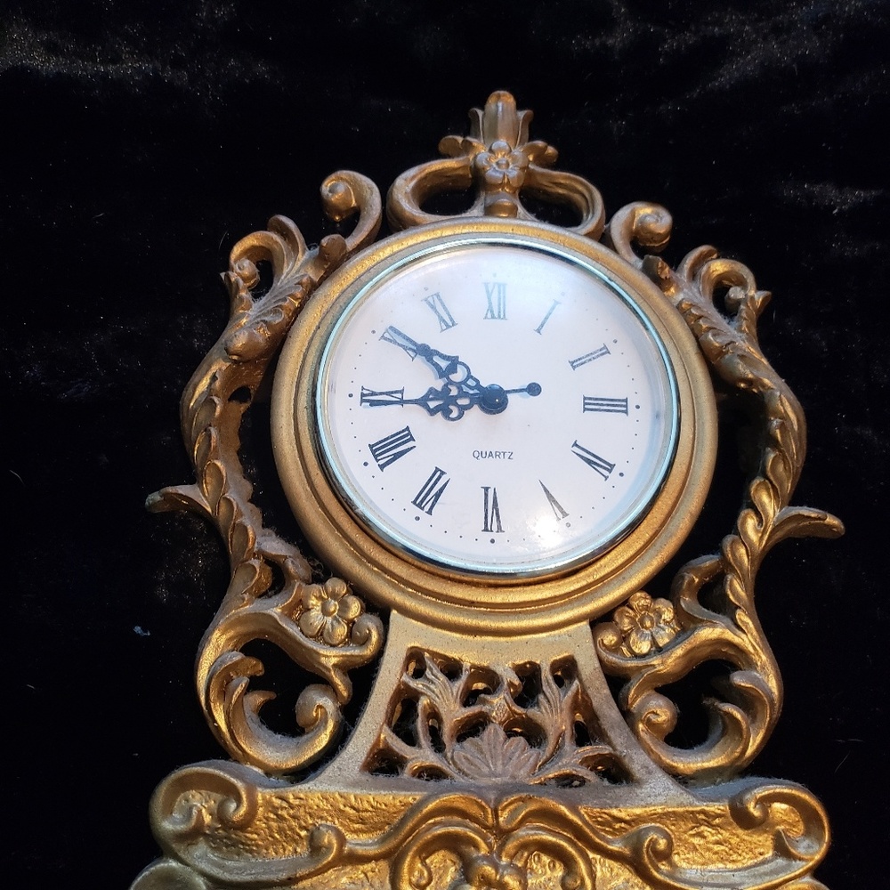 Gold table clock